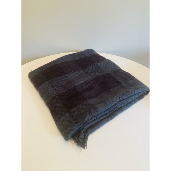 Treasure & Bond Blanket Scarf Wrap Green and Navy Plaid w/ Fringe - Picture 2 of 6